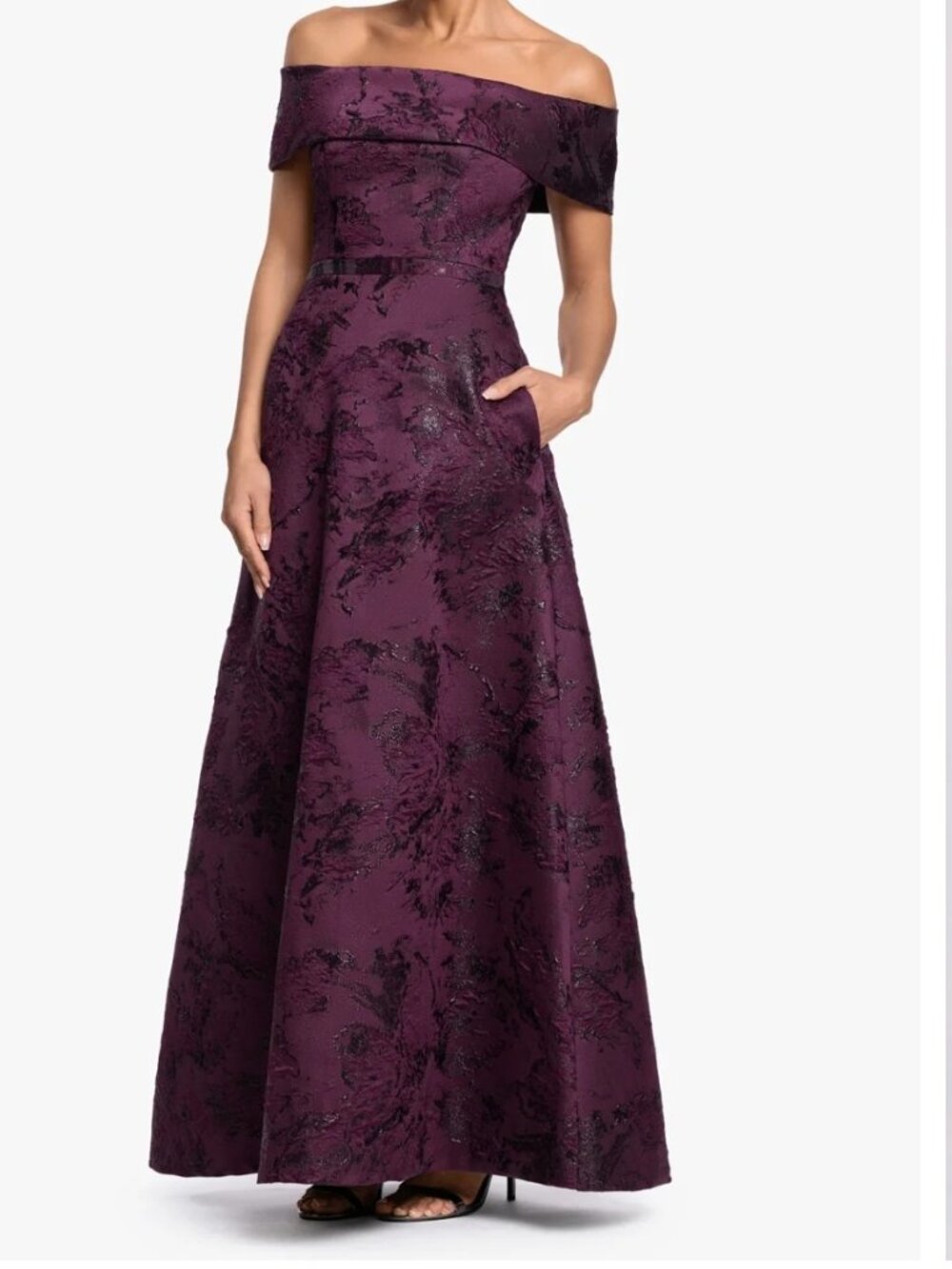 NWT Xscape Petite Plum Gown